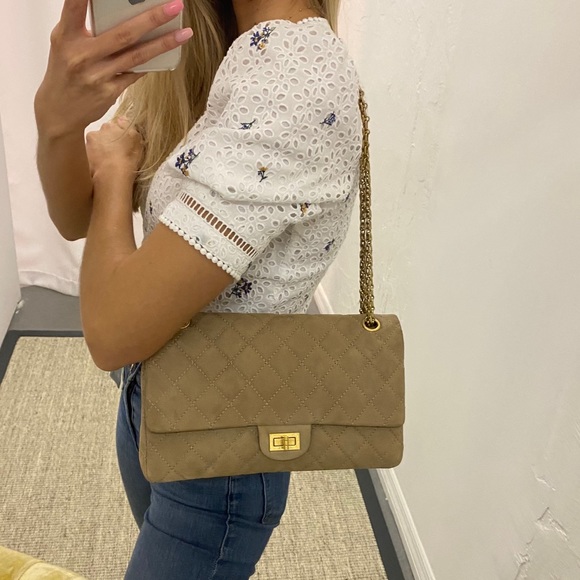 SOLD Chanel Beige Iridescent Caviar Reissue - Picture 2 of 16